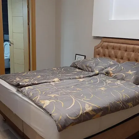 Genis Apartment